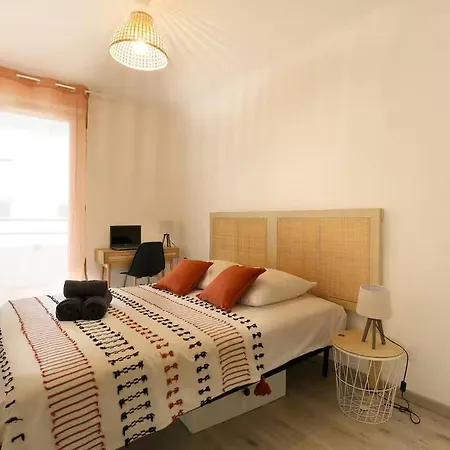 2 Bedrooms - Hometimal - Center - Parking