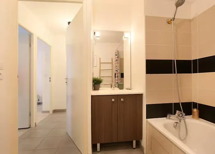 2 Bedrooms - Hometimal - Center - Parking